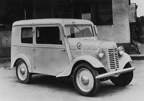 SHORT STORY】戦後初のダットサン | 記念車のすべて - Nissan Heritage